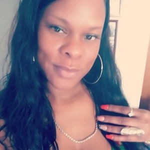 Meet your Posher, Danyelle